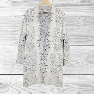 Carre‎ Noir Open Cardigan Sweater M White Black Animal Print Fuzzy Soft Longline